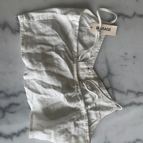 Brand new with tags garage white crop T-shirt!! - Picture 3 of 3